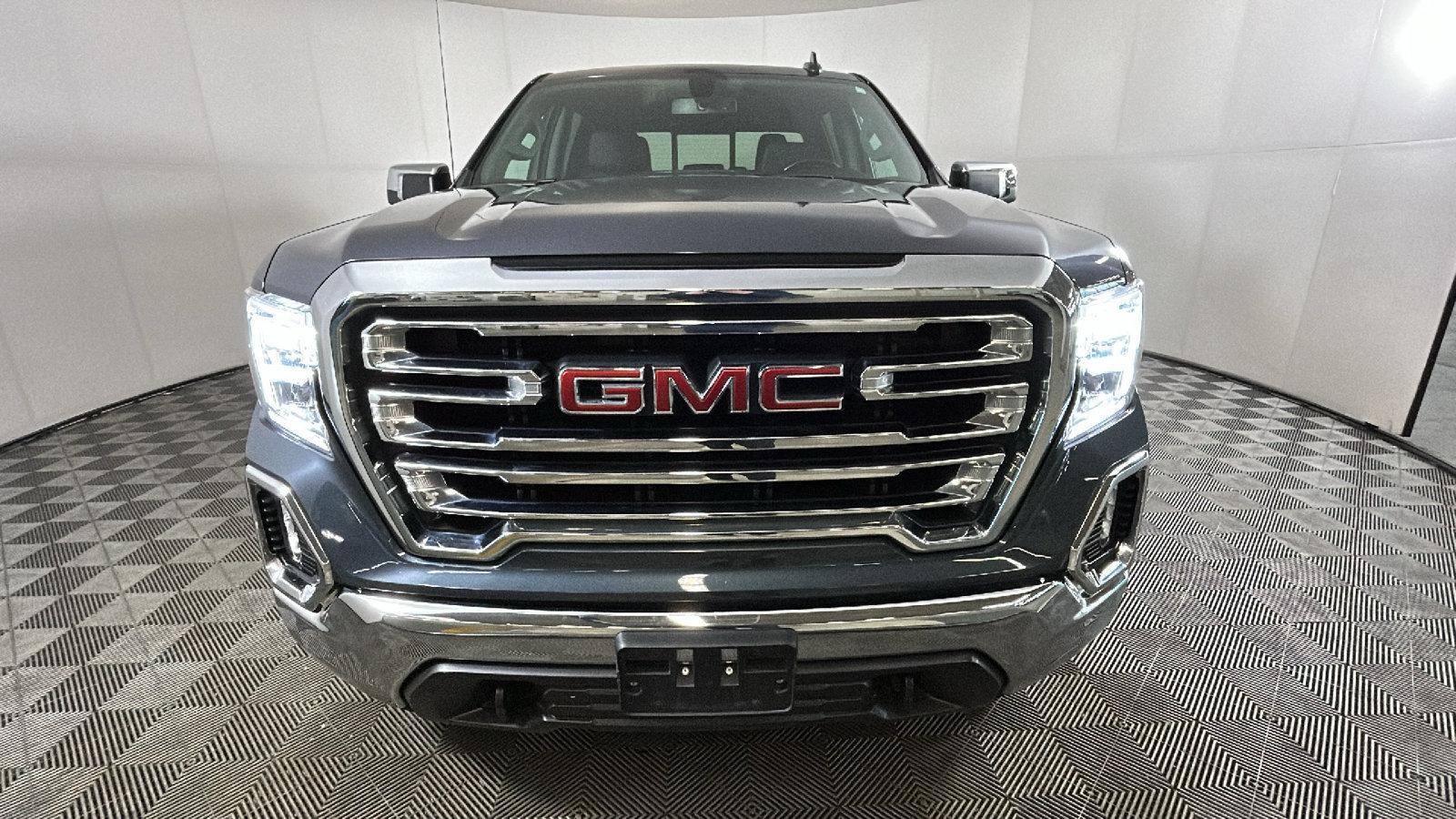 Used 2021 GMC Sierra 1500 SLT AWD/4WD image 9