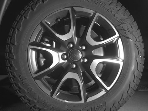 Used 2025 Jeep Compass Trailhawk AWD/4WD image 12