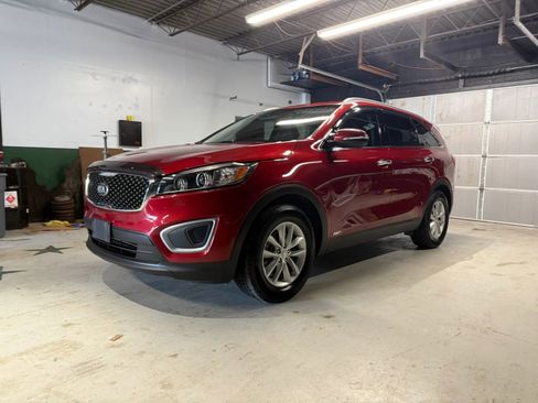 Used 2018 Kia Sorento AWD image 3