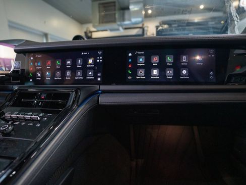 New 2025 Porsche Panamera 4 image 24