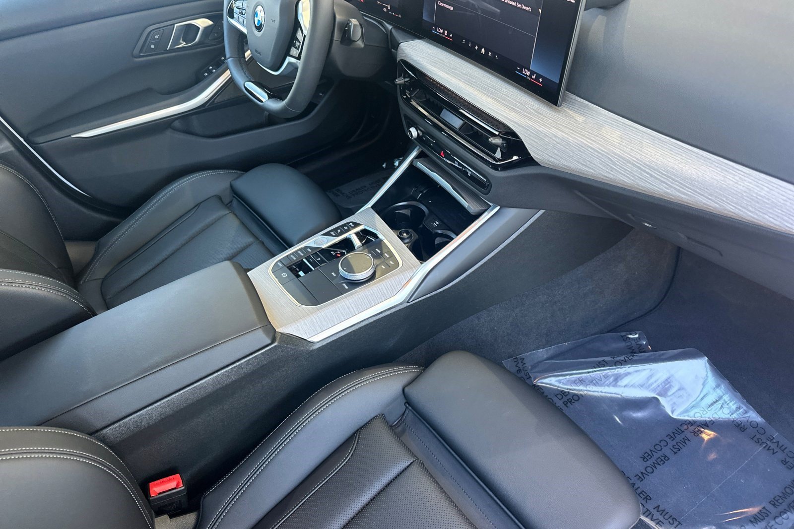Used 2025 BMW 330i Sedan w/ Premium Package RWD image 19