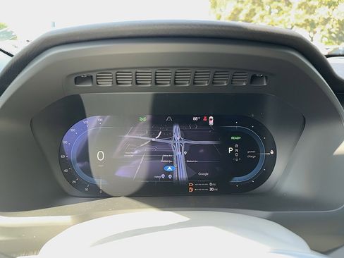 New 2025 Volvo XC90 T8 Core w/ Climate Package image 23