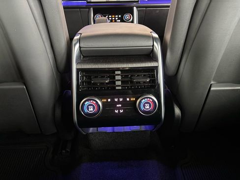 Used 2023 Land Rover Range Rover SE image 28