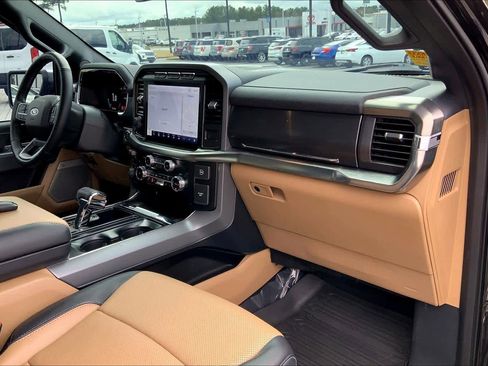 Used 2023 Ford F150 Lariat w/ Trailer Tow Package image 17