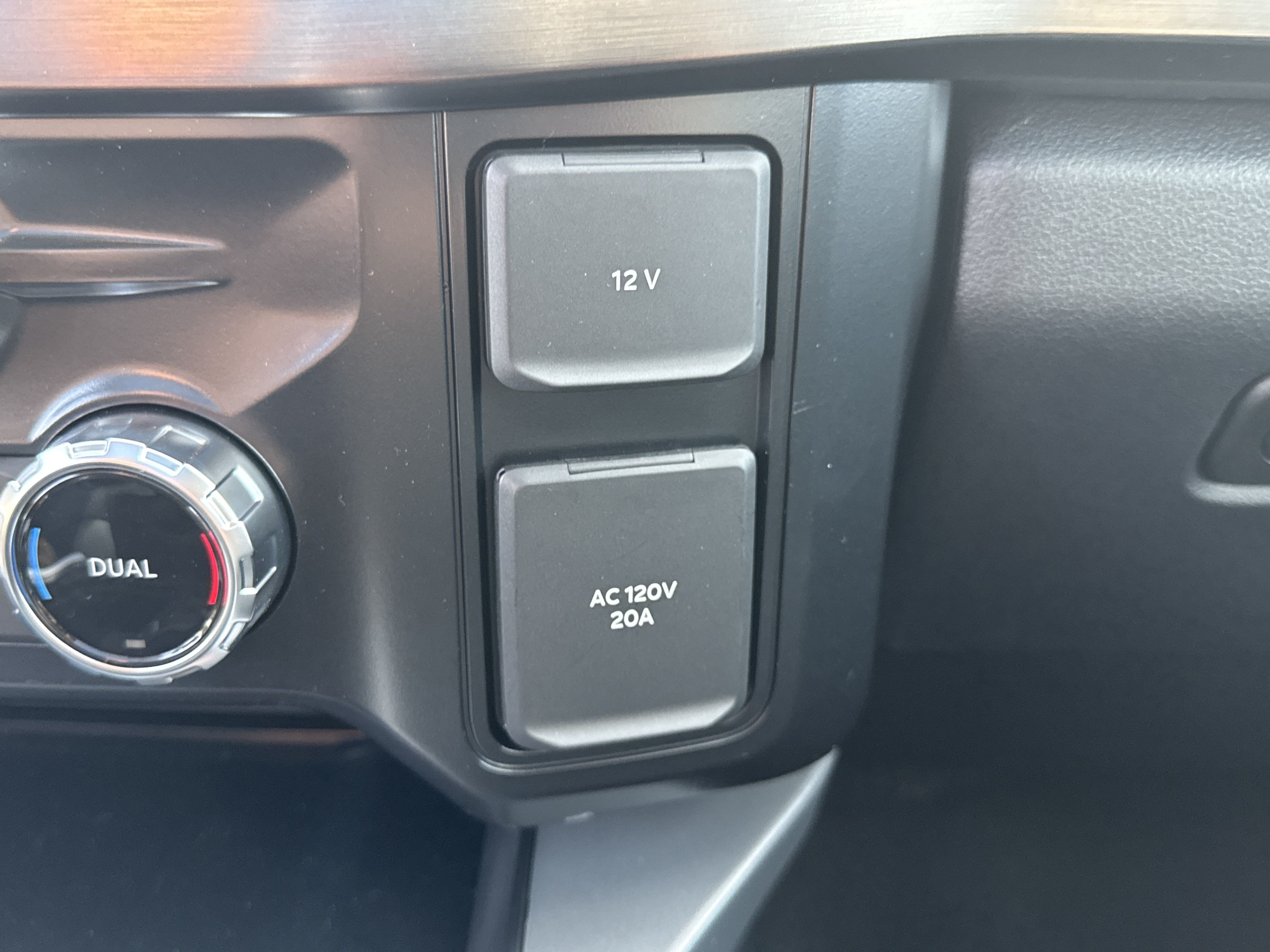 New 2025 Ford F250 Lariat w/ Lariat Ultimate Package AWD/4WD image 31