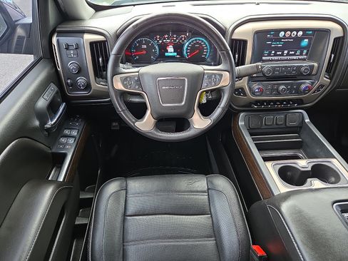 Used 2018 GMC Sierra 1500 Denali AWD/4WD image 11
