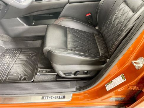 Used 2021 Nissan Rogue Platinum image 23