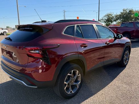 Used 2024 Chevrolet Trax LT image 14