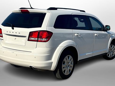 Used 2017 Dodge Journey SE w/ Flexible Seating Group image 10