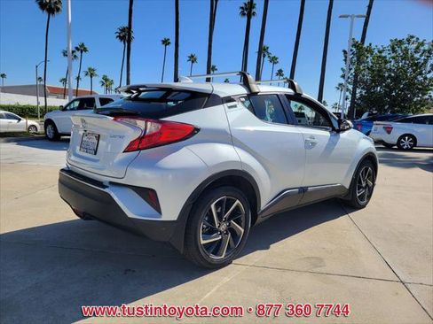 Certified 2022 Toyota C-HR Limited image 4