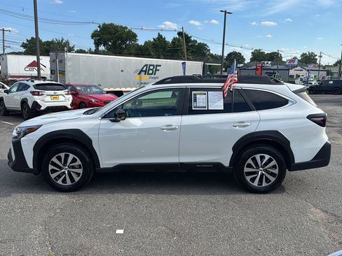 Certified 2025 Subaru Outback Premium w/ Popular Package #1A AWD/4WD image 9