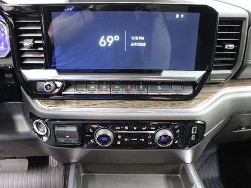 Used 2024 Chevrolet Silverado 1500 LT Trail Boss image 14