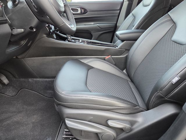 New 2026 Jeep Compass Latitude AWD/4WD image 22