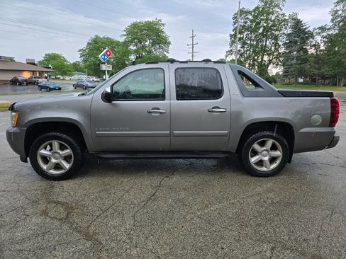 Used 2007 Chevrolet Avalanche LTZ w/ LTZ Preferred Equipment Group AWD/4WD image 4