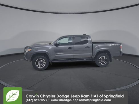 Used 2020 Toyota Tacoma TRD Sport image 8