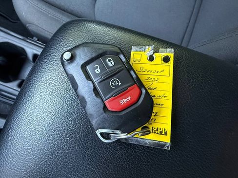 Used 2022 Jeep Gladiator Sport AWD/4WD image 26