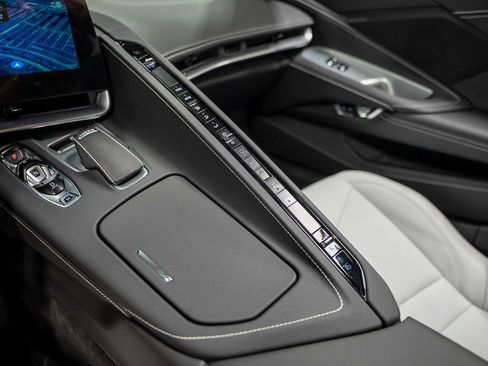 Used 2025 Chevrolet Corvette Stingray Coupe image 48