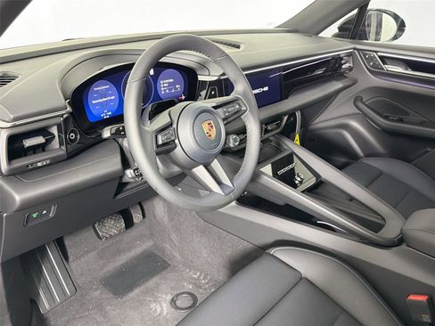 Certified 2026 Porsche Macan Electric RWD image 4