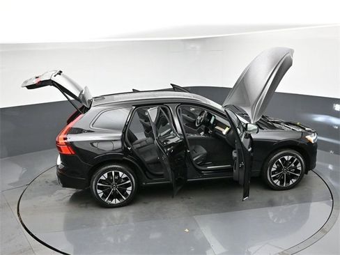 New 2026 Volvo XC60 B5 Plus w/ Protection Package Premier image 50