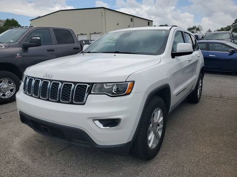 Certified 2021 Jeep Grand Cherokee Laredo X AWD/4WD image 3
