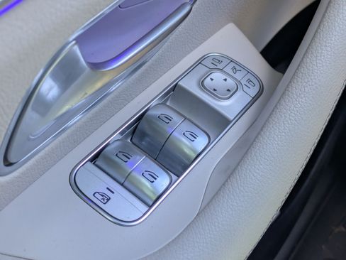 Used 2024 Mercedes-Benz GLS 450 4MATIC image 28