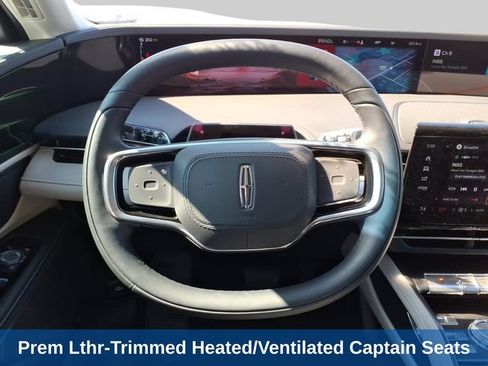 Used 2024 Lincoln Nautilus Reserve AWD/4WD image 13
