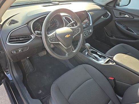 Used 2022 Chevrolet Malibu LS image 3