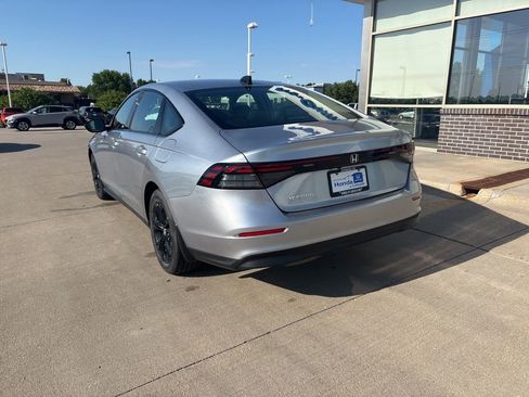 Used 2025 Honda Accord SE image 7