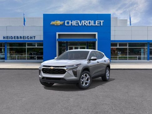 New 2026 Chevrolet Trax LS w/ LS Convenience Package FWD image 8
