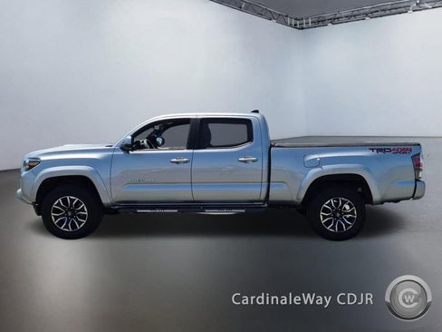 Used 2022 Toyota Tacoma TRD Sport w/ Technology Package AWD/4WD image 6