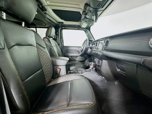 Used 2023 Jeep Wrangler Unlimited Sahara image 31