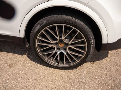 Used 2020 Porsche Cayenne AWD/4WD image 11