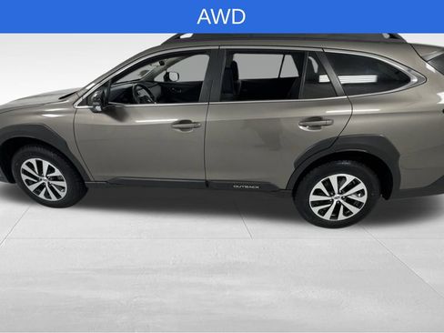 Certified 2024 Subaru Outback Premium AWD/4WD image 3