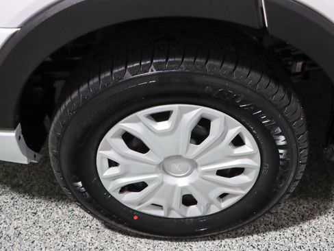 Used 2023 Ford Transit 350 XLT image 11