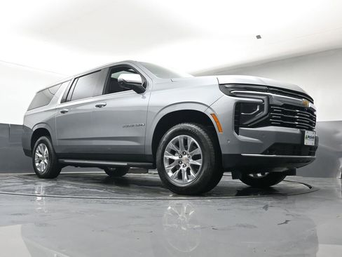 New 2026 Chevrolet Suburban Premier w/ Sun And Tow Package AWD/4WD image 25