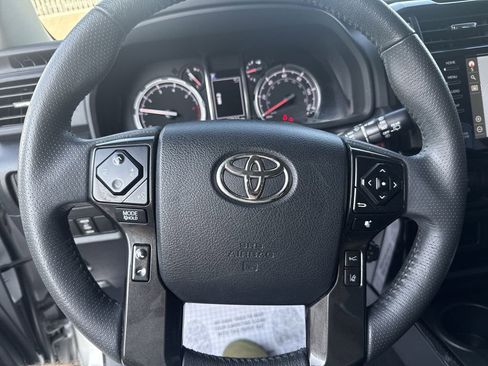 Used 2021 Toyota 4Runner TRD Off-Road Premium w/ Moonroof Package AWD/4WD image 18