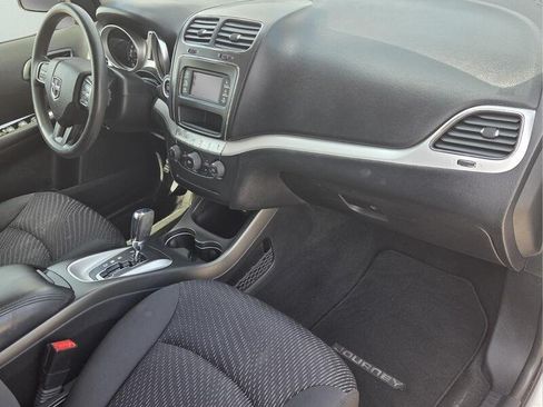 Certified 2017 Dodge Journey SXT w/ Comfort/Convenience Group FWD image 21