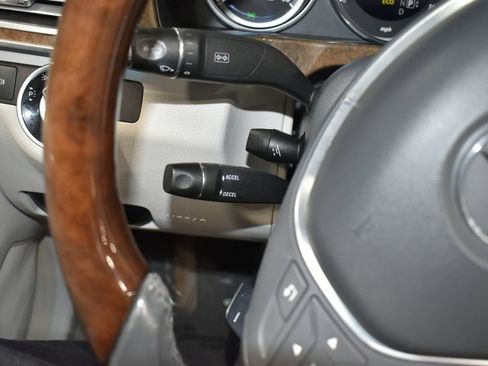 Used 2014 Mercedes-Benz E 350 Sedan image 24