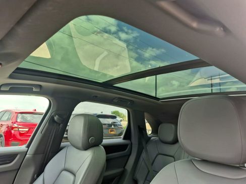 Used 2022 Porsche Cayenne Platinum Edition AWD/4WD image 14