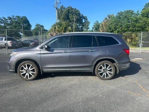 Used 2021 Honda Pilot Touring image 2
