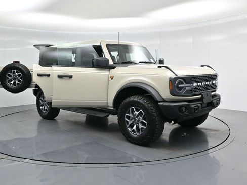 New 2025 Ford Bronco Badlands image 31