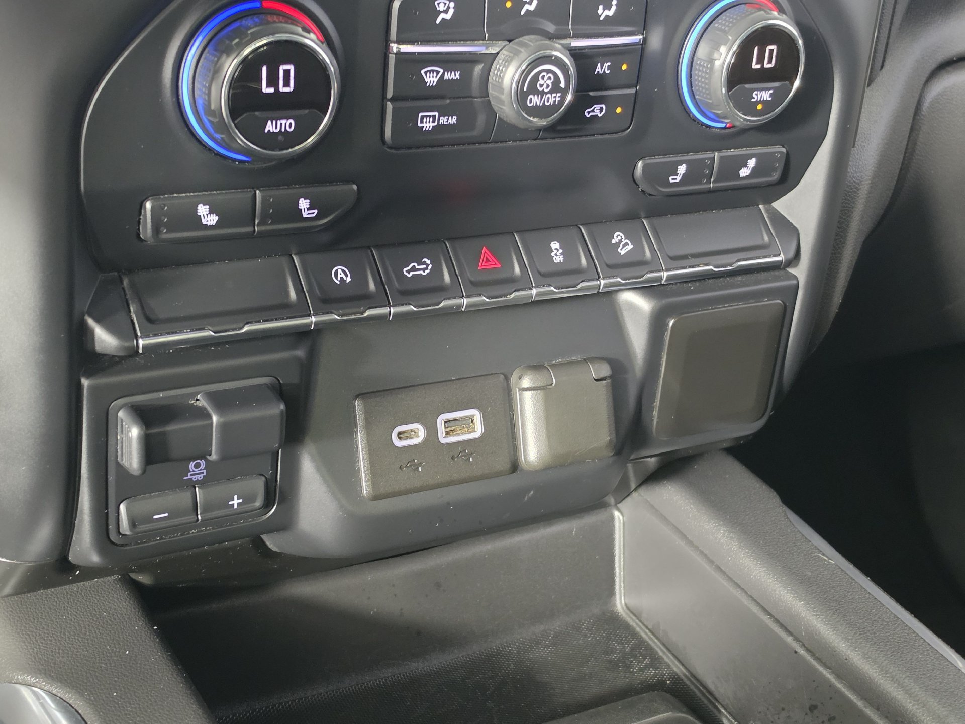 Used 2020 Chevrolet Silverado 1500 RST w/ All-Star Edition AWD/4WD image 17