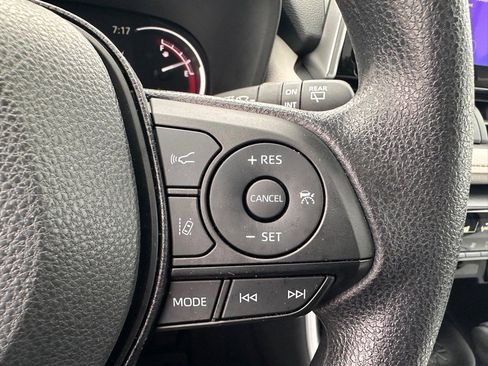 Used 2025 Toyota RAV4 XLE image 19