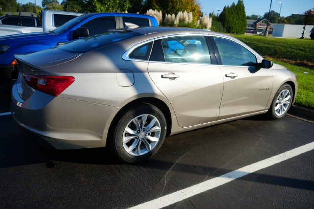 Used 2025 Chevrolet Malibu LT FWD image 24