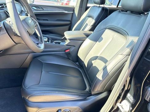 New 2025 Jeep Grand Cherokee Limited image 11