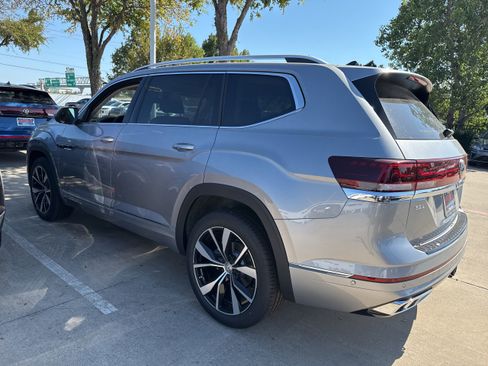 New 2026 Volkswagen Atlas SEL Premium R-Line AWD/4WD image 8