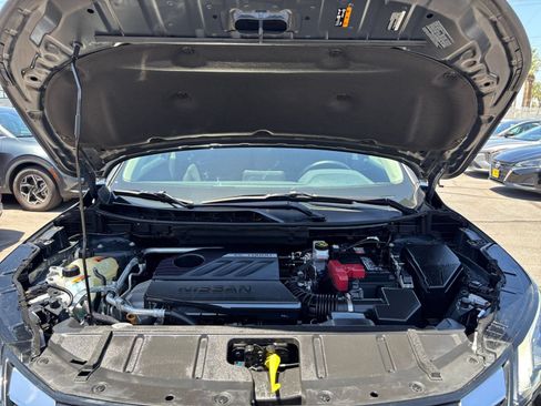 Used 2025 Nissan Rogue SV FWD image 29