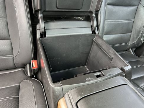 Used 2019 GMC Yukon Denali w/ Denali Ultimate Package AWD/4WD image 28