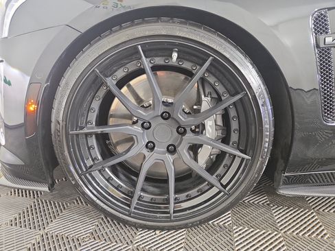 Used 2019 Cadillac CTS V w/ Carbon Fiber Package RWD image 33