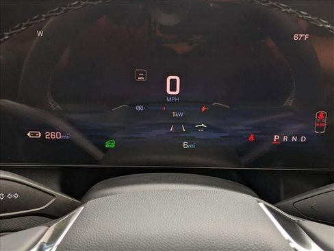 New 2025 Chevrolet Equinox EV LT image 10